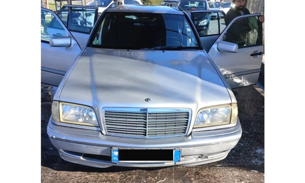Auto in Vendita a Tirana, Mercedes-Benz, 2008 Diesel,Kambio Manual Pagamento 2,000  Euro.
