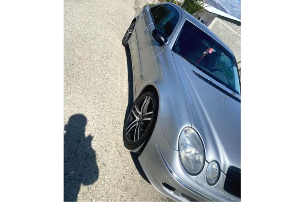 Makina ne shitje ne Elbasan - 3,400 Euro