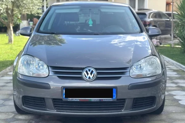 Makina ne shitje ne Tirane - 3,900 Euro