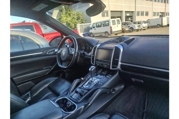 Auto in Vendita a Tirana - 15,500 Euro