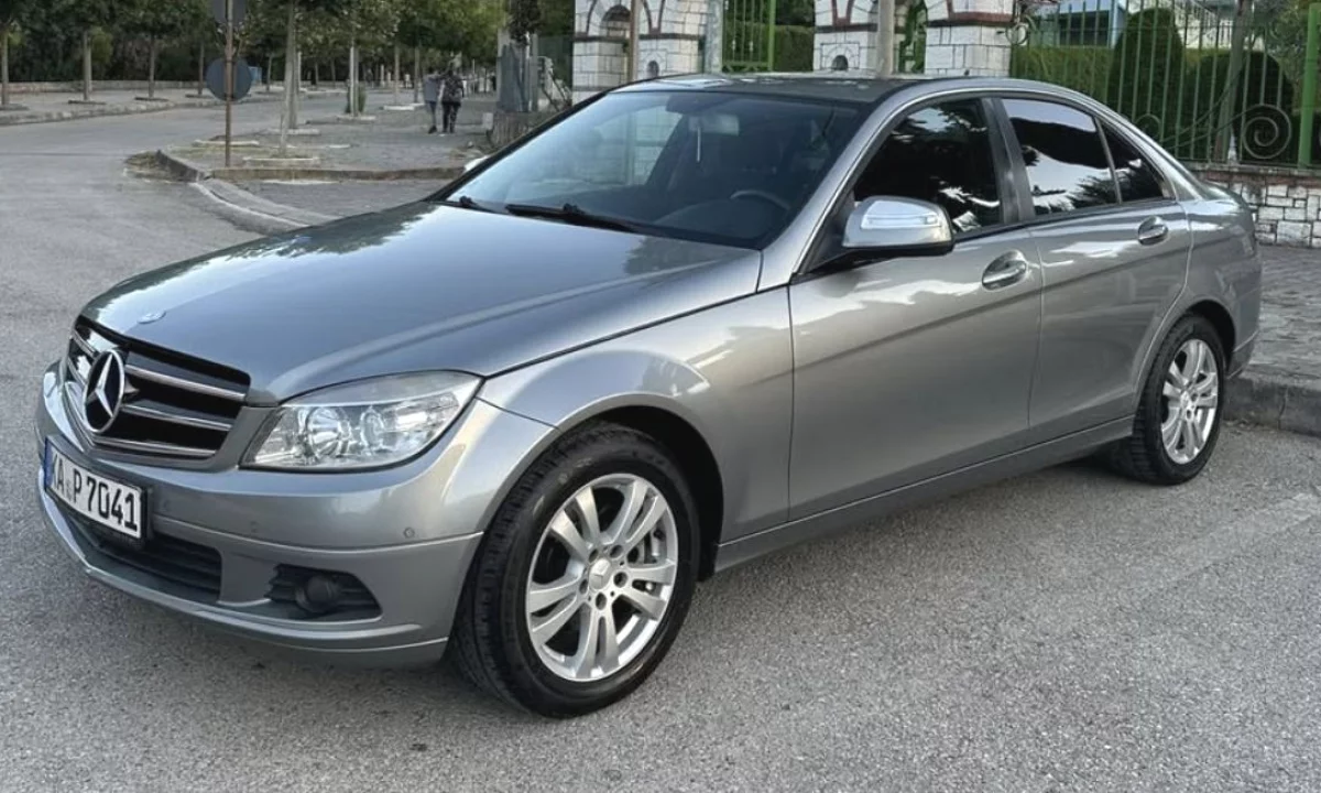 Auto in Vendita a Tirana, Mercedes-Benz, 2008 gasoline-gas,Kambio Manual Pagamento 5,300  Euro.
