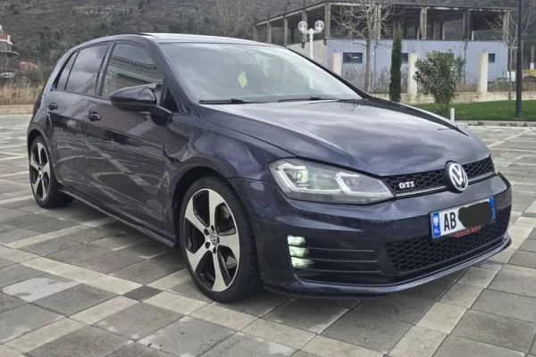 Makina ne shitje ne Tirane - 11,000 Euro