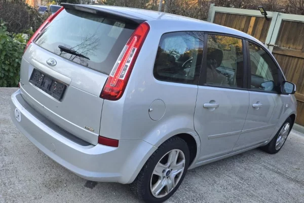 Auto in Vendita a Tirana - 2,900 Euro