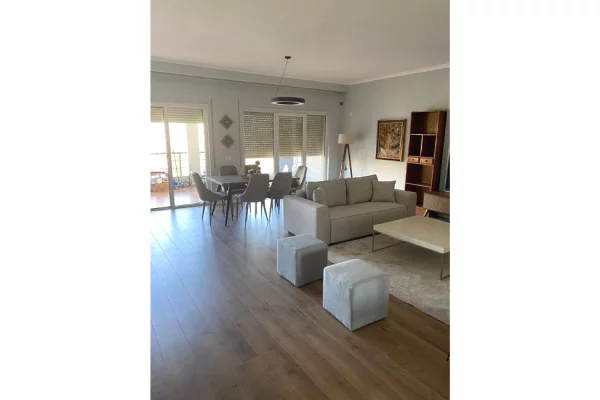 Shtepi me qera Apartament ne Tirane, 2+1, Mobilimi E mobiluar, Pagesa 1,000  Euro.