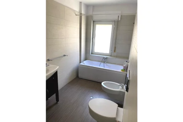 Shtepi me qera Apartament ne Tirane, 2+1, Mobilimi E mobiluar, Pagesa 1,000  Euro.