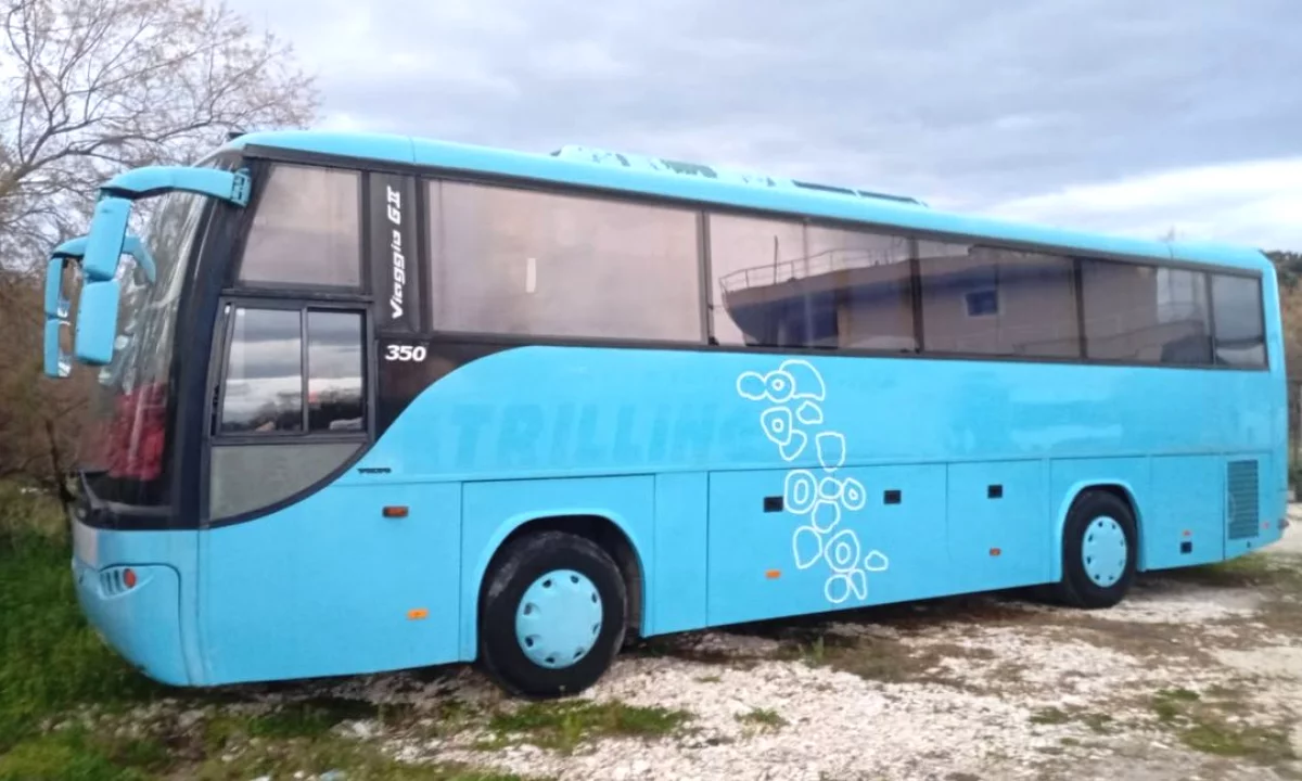 Auto in Vendita a Valona, Volvo, 2000 Diesel,Kambio Automatik Pagamento 12,500  Euro.