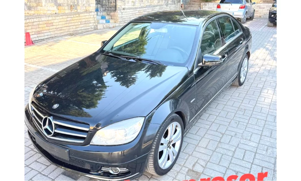 Auto in Vendita a Tirana, Mercedes-Benz, 2006 Benzine,Kambio Automatik Pagamento 6,200  Euro.