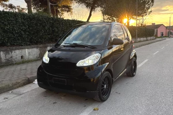 Makina ne shitje ne Tirane - 3,700 Euro
