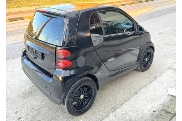 Makina ne shitje ne Tirane - 3,700 Euro