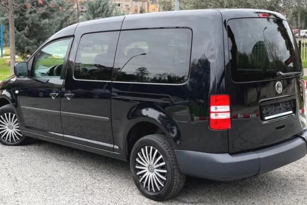 Auto in Vendita a Tirana - 7,800 Euro