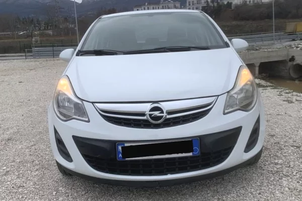 Makina ne shitje ne Tirane - 3,600 Euro