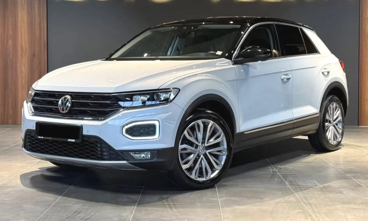 Makina ne shitje ne Tirane, Volkswagen, 2018 Diesel,Kambio Automatik Pagesa 18,900  Euro.