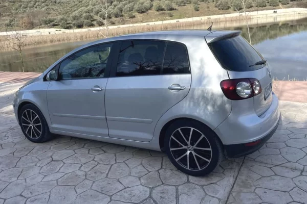 Auto in Vendita a Tirana - 3,750 Euro