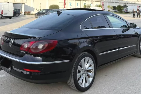 Makina ne shitje ne Tirane - 5,300 Euro