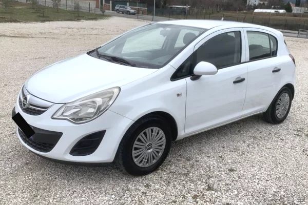 Makina ne shitje ne Tirane - 3,600 Euro