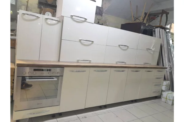 Servizi di srredamento a Tirana - 100,000 Leke