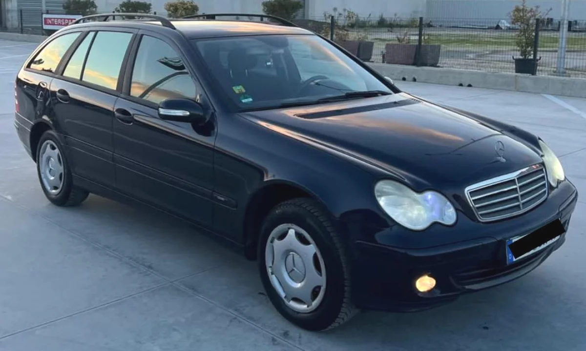Auto in Vendita a Tirana, Mercedes-Benz, 2004 Diesel,Kambio Automatik Pagamento 2,500  Euro.