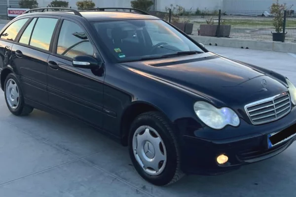 Auto in Vendita a Tirana - 2,500 Euro