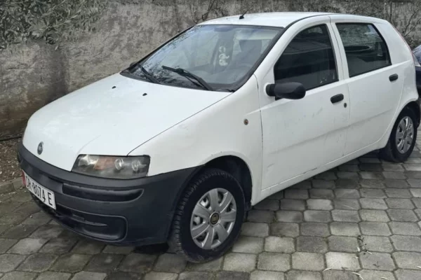 Makina ne shitje ne Durres - 1,000 Euro