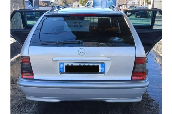 Auto in Vendita a Tirana - 2,000 Euro