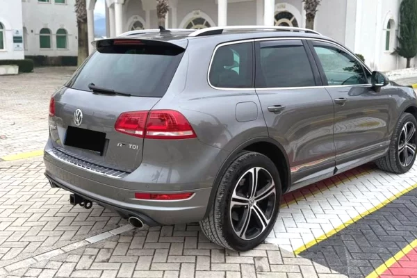 Auto in Vendita a Tirana - 15,800 Euro