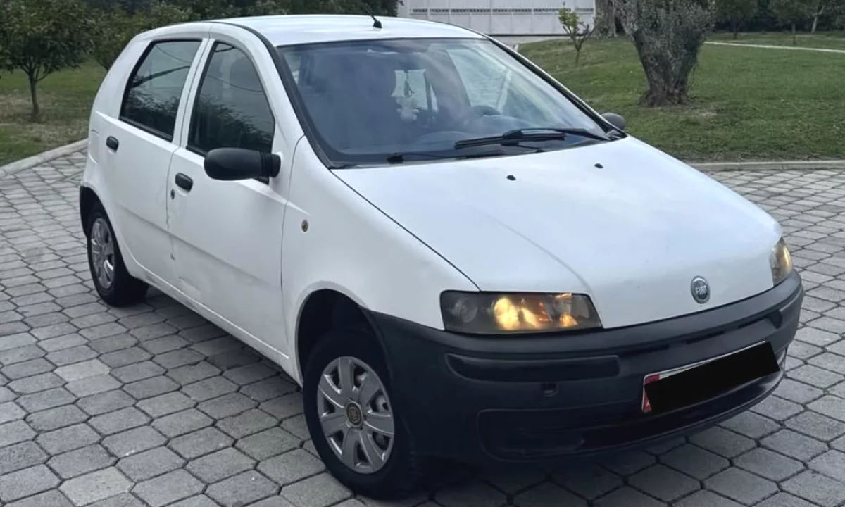 Auto in Vendita a Tirana, Fiat, 2004 Benzine,Kambio Manual Pagamento 1,200  Euro.