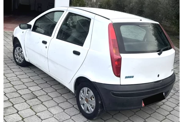 Auto in Vendita a Tirana - 1,200 Euro