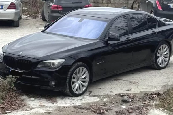 Auto in Vendita a Tirana - 10,000 Euro