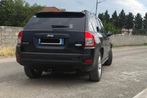 Makina ne shitje ne Tirane - 6,000 Euro