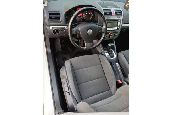 Makina ne shitje ne Tirane - 5,200 Euro