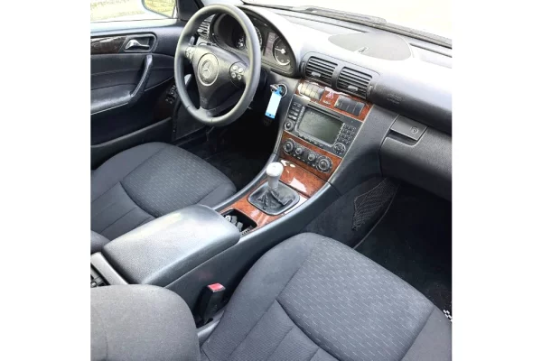 Makina ne shitje ne Tirane - 4,200 Euro