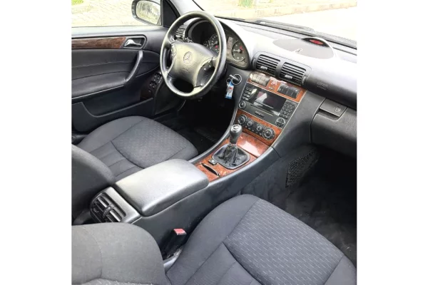 Makina ne shitje ne Tirane - 4,400 Euro