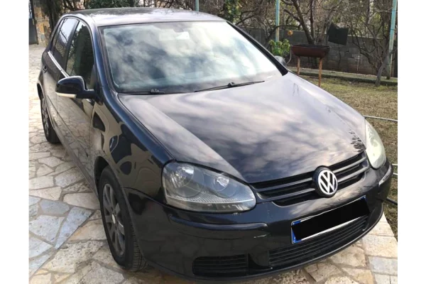 Makina ne shitje ne Tirane - 2,900 Euro