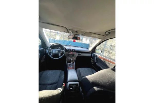 Auto in Vendita a Santa Quaranta, Volkswagen, 2004 Diesel,Kambio Automatik Pagamento 4,500  Euro.