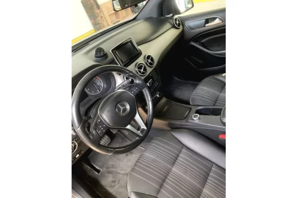 Makina ne shitje ne Tirane - 5,500 Euro