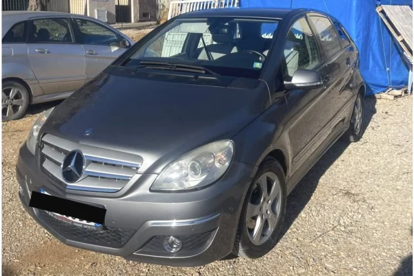 Makina ne shitje ne Tirane - 5,000 Euro