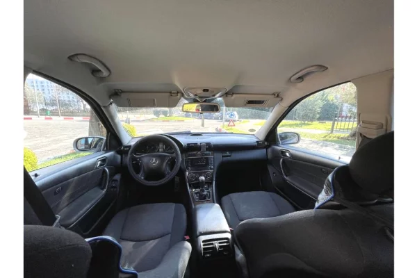 Makina ne shitje ne Tirane - 3,800 Euro