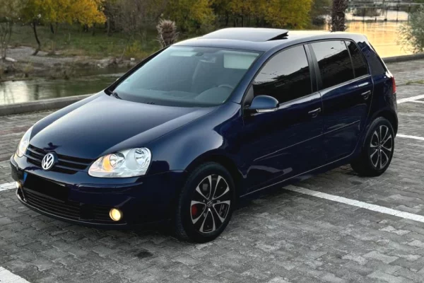 Makina ne shitje ne Tirane - 5,200 Euro