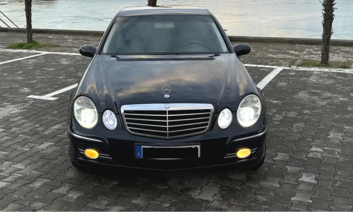 Makina ne shitje ne Tirane, Mercedes-Benz, 2005 Diesel,Kambio Automatik Pagesa 4,900  Euro.