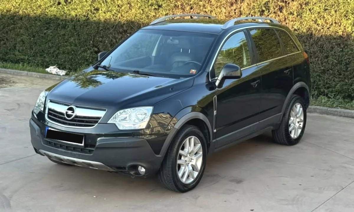 Makina ne shitje ne Tirane, Opel, 2011 Diesel,Kambio Manual Pagesa 4,200  Euro.