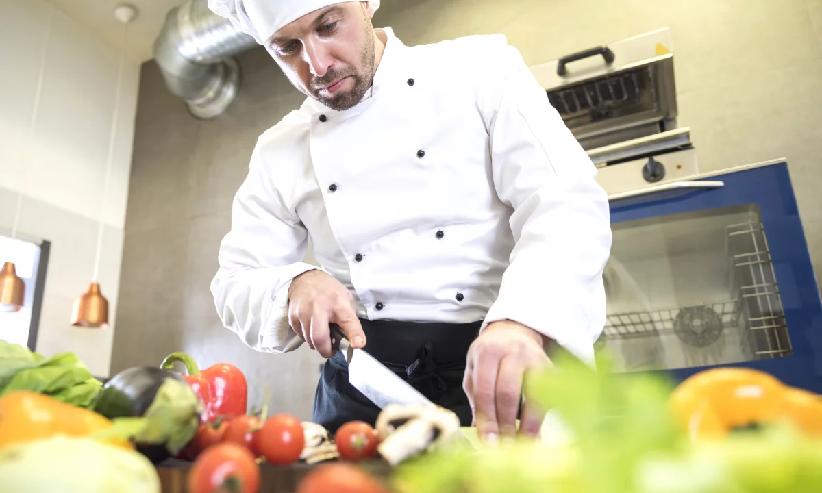 Njoftime Pune ne Tirane, Profesioni Kuzhinier/e , Fillestar/Pak eksperience, Pagesa Me Marreveshje.