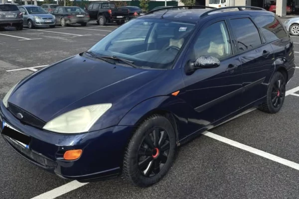 Makina ne shitje ne Tirane - 1,350 Euro