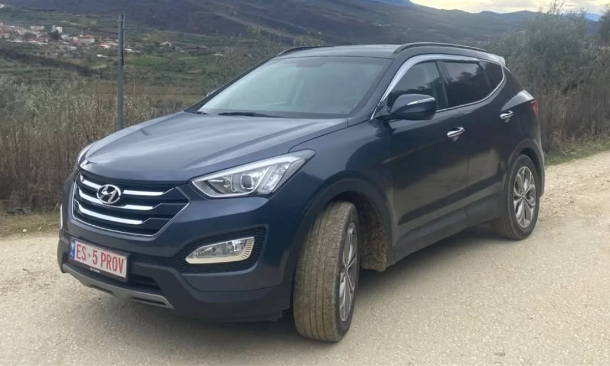 Makina ne shitje ne Tirane, Hyundai, 2014 Diesel,Kambio Automatik Pagesa 8,800  Euro.