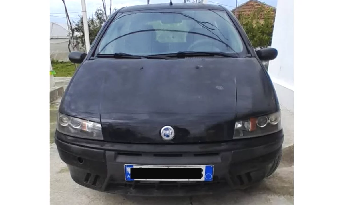 Makina ne shitje ne Tirane, Fiat, 2003 Diesel,Kambio Manual Pagesa 1,500  Euro.