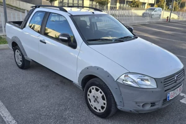 Makina ne shitje ne Tirane - 5,900 Euro