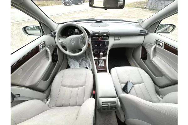 Makina ne shitje ne Elbasan - 4,000 Euro