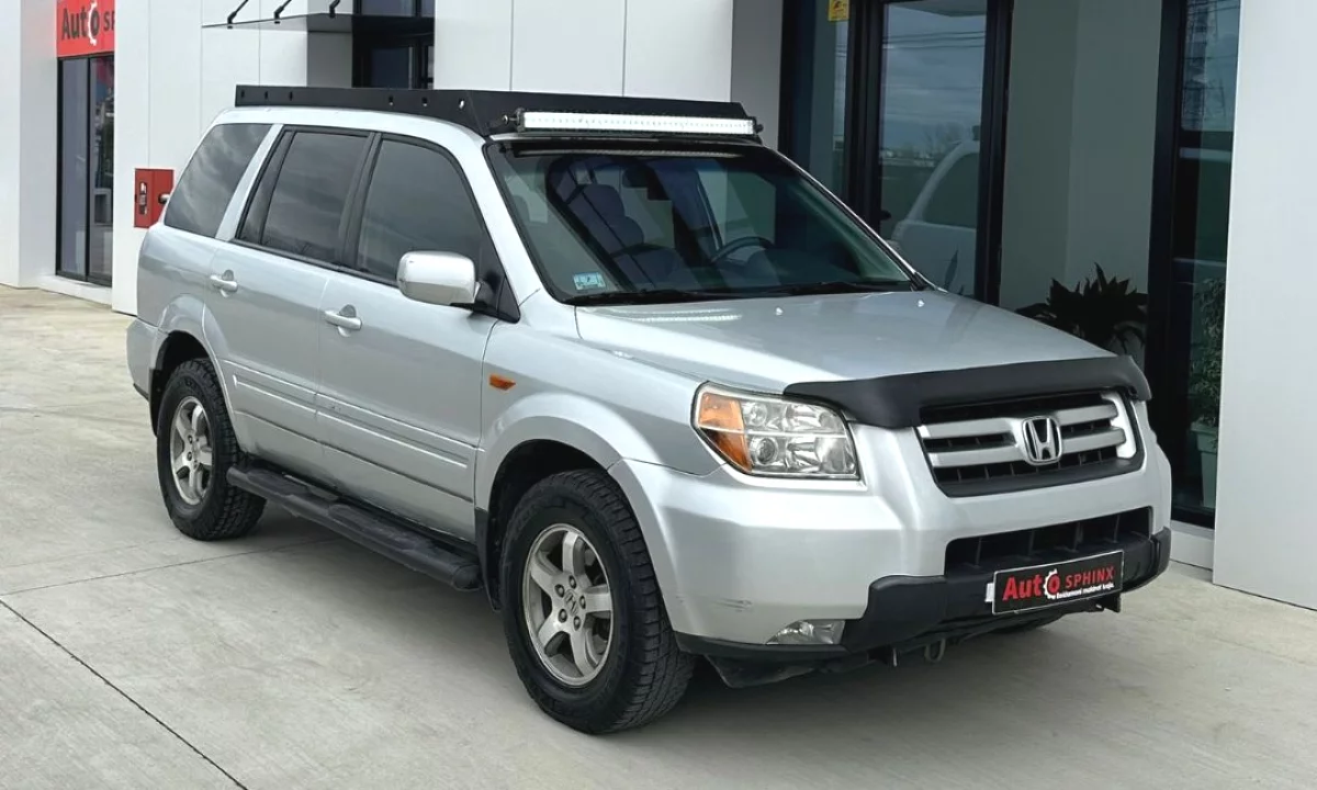 Makina ne shitje ne Tirane, Honda, 2008 gasoline-gas,Kambio Automatik Pagesa 6,800  Euro.