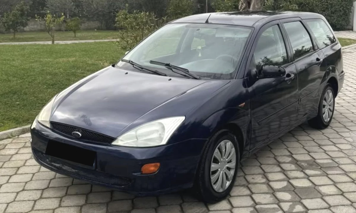 Makina ne shitje ne Tirane, Ford, 2002 Diesel,Kambio Manual Pagesa 1,300  Euro.