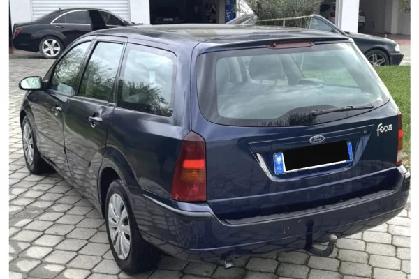 Makina ne shitje ne Tirane - 1,300 Euro