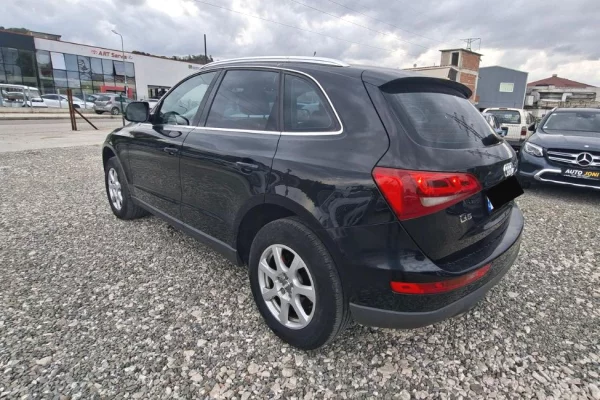 Makina ne shitje ne Tirane - 10,200 Euro